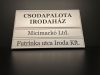 1+2 részes, cserélhető betétes információs tábla, gravírozott betéttel